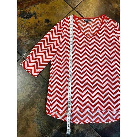 Kiara Women’s Medium Chevron 3/4 Sleeve V-neck Blouse - Picture 6 of 12